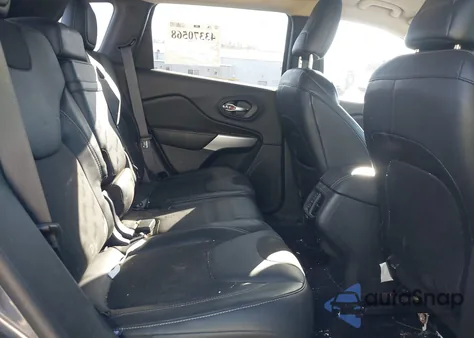 2018 Jeep Cherokee Latitude Plus 4X4 from USA, damaged, VIN 1C4PJMLX6JD576228